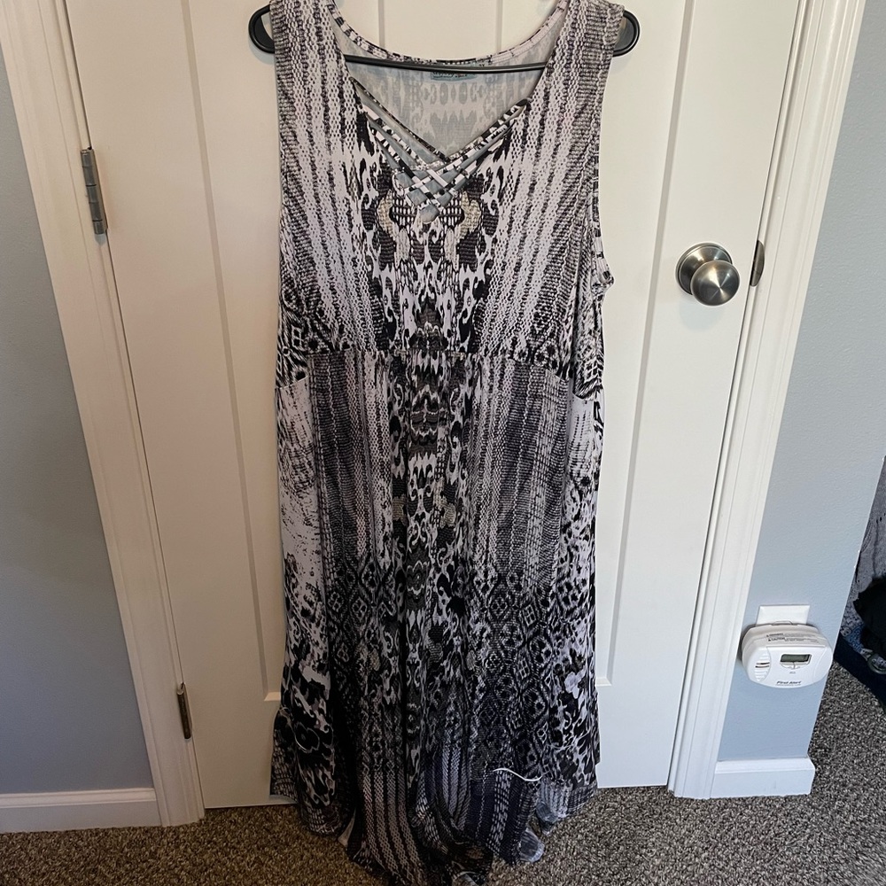 Unity Womens Plus 3X Animal print dress. Sleeveless